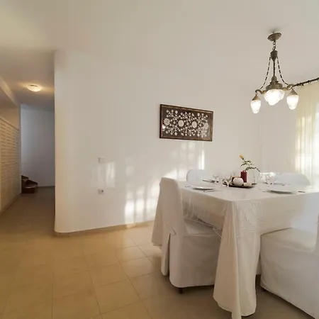 Casa vacanze Next To Orange Tree Orchard