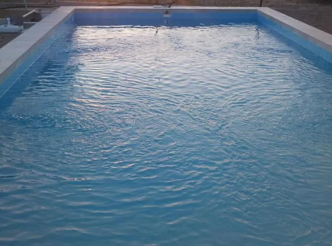 Next To Orange Tree Orchard Nyaraló Vraháti