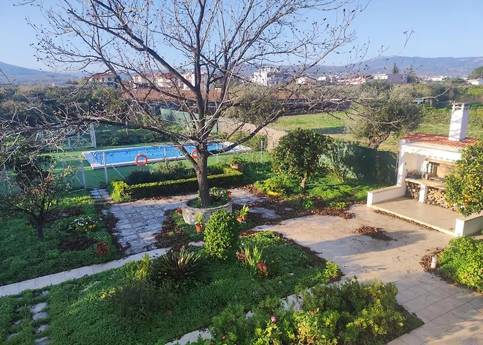 Next To Orange Tree Orchard * Vraháti