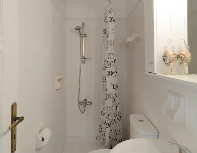 Next To Orange Tree Orchard Nyaraló