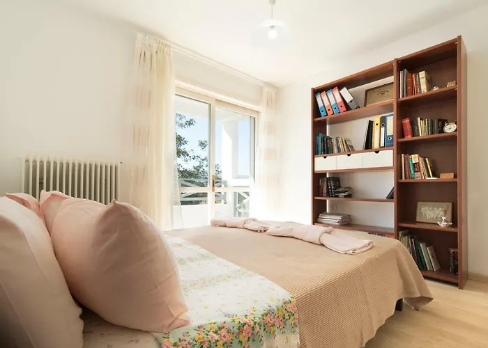 Next To Orange Tree Orchard Nyaraló